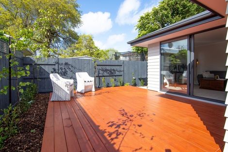 Photo of property in 532a Featherston Street, Roslyn, Palmerston North, 4414