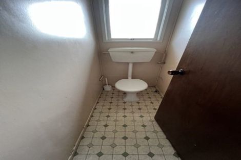 Photo of property in 3/22 Penning Road, Castor Bay, Auckland, 0620