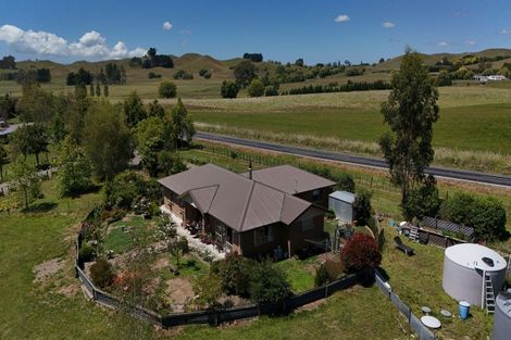 Photo of property in 215 Racecourse Road, Waipawa, Otane, 4277
