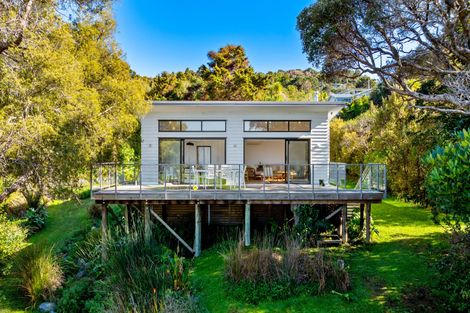 Photo of property in 1 Spray Crescent, Leigh, 0985