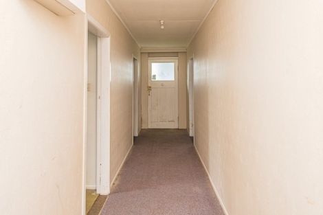 Photo of property in 4 Ashton Terrace, Castlecliff, Whanganui, 4501