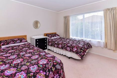 Photo of property in 8a Sheriff Place, Randwick Park, Auckland, 2105