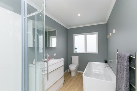 Photo of property in 7 Epic Way, Newlands, Wellington, 6037