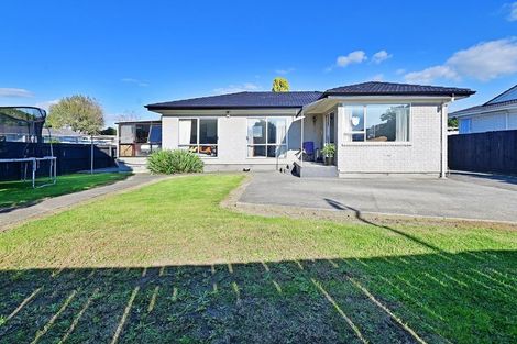 Photo of property in 2 Benton Place, Manurewa, Auckland, 2102