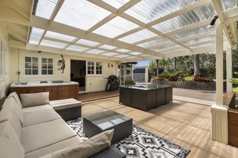 Photo of property in 53 Nui Mana Place, Te Atatu South, Auckland, 0610