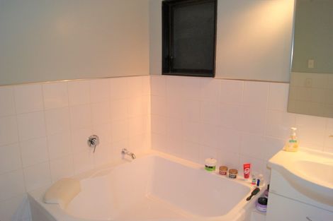 Photo of property in 4/9 Wilkinson Street, Oriental Bay, Wellington, 6011