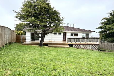 Photo of property in 18 Oakleigh Street, Maungaraki, Lower Hutt, 5010