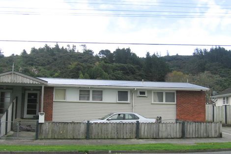 Photo of property in 300 George Street, Stokes Valley, Lower Hutt, 5019