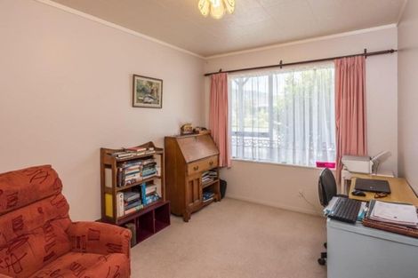 Photo of property in 60 Rewarewa Crescent, Waikanae, 5036