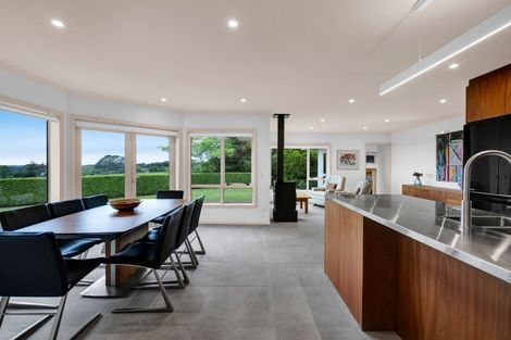 Photo of property in 171 Sealy Road, Omata, New Plymouth, 4374