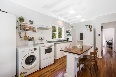 Photo of property in 63 Airlie Road, Plimmerton, Porirua, 5026