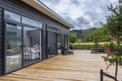 Photo of property in 6 Ataahua Place, Featherston, 5710