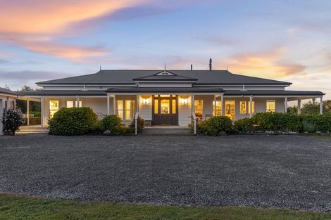 Photo of property in 68 Tarahunga Road, Levin, 5571