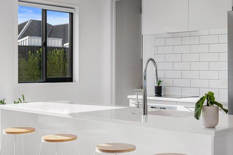 Photo of property in 32 Whincops Road, Halswell, Christchurch, 8025