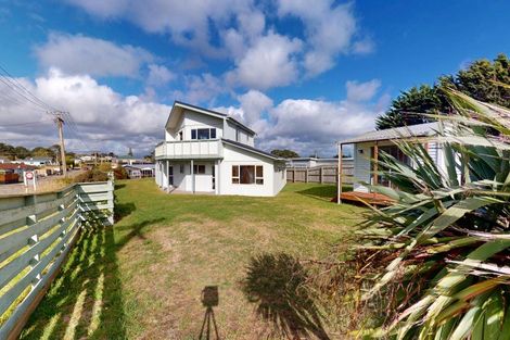Photo of property in 121 Rua Avenue, Waitarere Beach, Levin, 5510