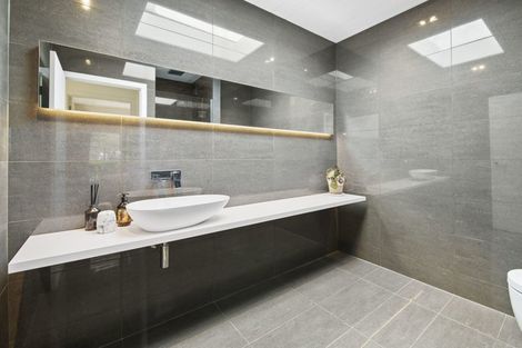 Photo of property in 24a Penning Road, Castor Bay, Auckland, 0620