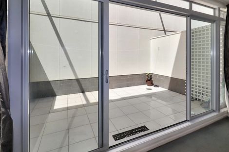 Photo of property in Las Olas De Cuba, 4/35 Torrens Terrace, Mount Cook, Wellington, 6011