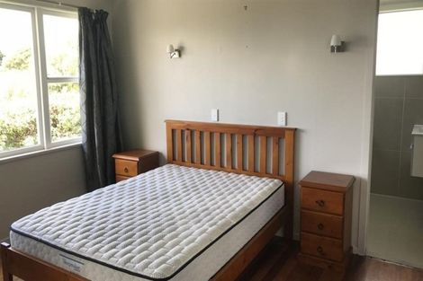 Photo of property in 152 Tiroroa Avenue, Te Atatu South, Auckland, 0610