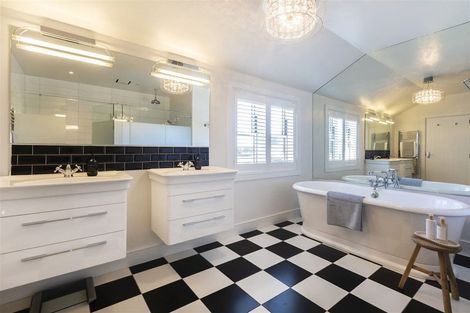 Photo of property in 11 Pentlow Place, Fendalton, Christchurch, 8052