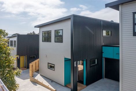 Photo of property in 77 Amohia Street, Paraparaumu, 5032