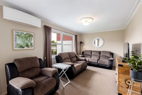 Photo of property in 15 Tralee Place, Bishopdale, Christchurch, 8053