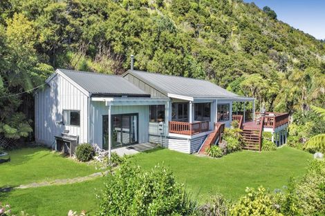 Photo of property in 8344c State Highway 35, Whanarua Bay, Te Kaha, 3199