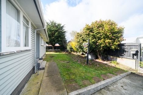 Photo of property in 2 Salford Place, Awapuni, Palmerston North, 4412
