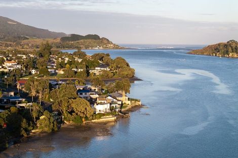 Photo of property in Wallis Street, Raglan, 3225