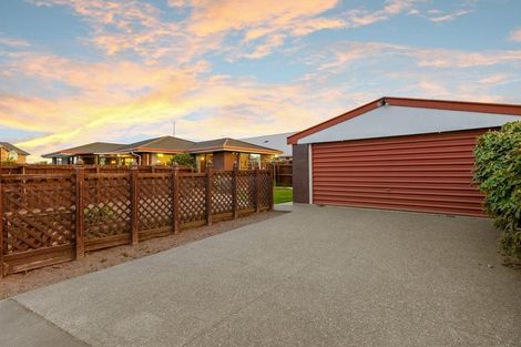 Photo of property in 9 Lowry Avenue, Redwood, Christchurch, 8051