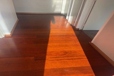 Photo of property in 9 Gwenand Place, Botany Downs, Auckland, 2010