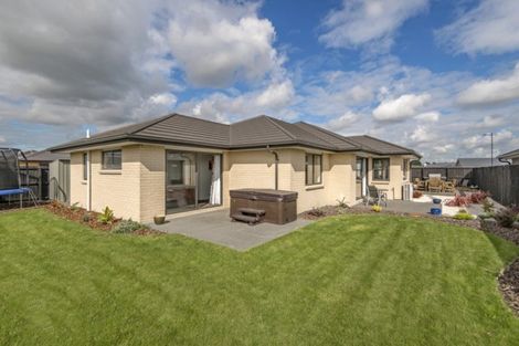 Photo of property in 36 Luxembourg Crescent, Halswell, Christchurch, 8025