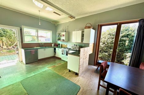 Photo of property in 220 Clyde Street, Balclutha, 9230