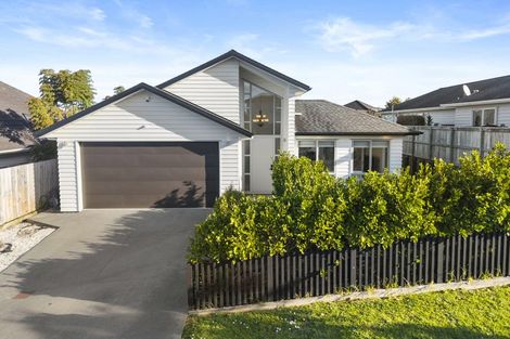 Photo of property in 12 Pommes Way, Silverdale, 0932