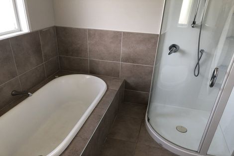 Photo of property in 24 Chippendale Crescent, Birkdale, Auckland, 0626