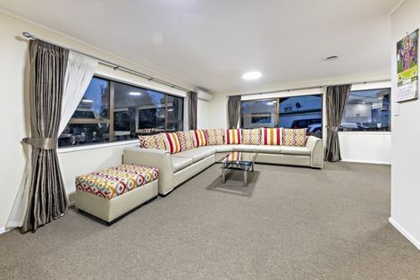 Photo of property in 2/136 Rangitoto Road, Papatoetoe, Auckland, 2025