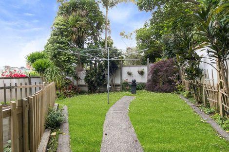 Photo of property in 15 Potatau Street, Grey Lynn, Auckland, 1021