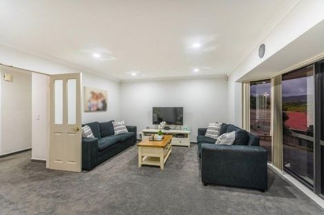 Photo of property in 6 Shearwater Rise, Paraparaumu Beach, Paraparaumu, 5032