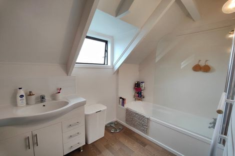 Photo of property in 8a Wattle Grove, Maungaraki, Lower Hutt, 5010