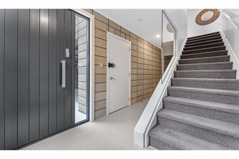 Photo of property in 21 Mariners View Road, Beach Haven, Auckland, 0626