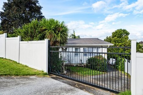 Photo of property in 12 Dunraven Place, Torbay, Auckland, 0630