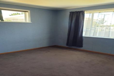 Photo of property in 4 Mountbatten Place, Papakura, 2110