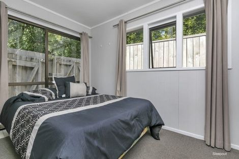 Photo of property in 24 Claverdon Drive, Massey, Auckland, 0614