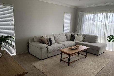 Photo of property in 9 Kabardin Street, Karaka, Papakura, 2113