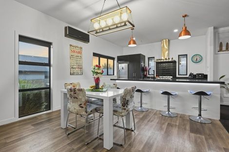 Photo of property in 10 Ellesmere Close, Pyes Pa, Tauranga, 3112