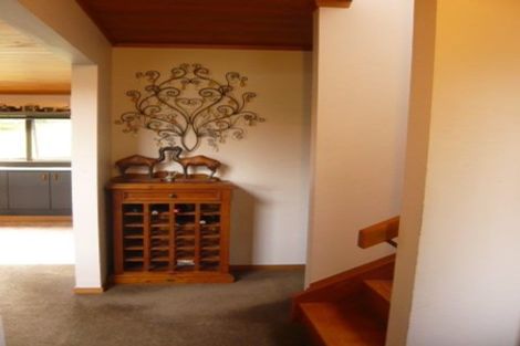 Photo of property in 18 Silhouette Way, Western Heights, Hamilton, 3200