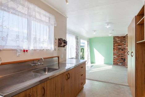 Photo of property in 72 Strathmore Avenue, Levin, 5510