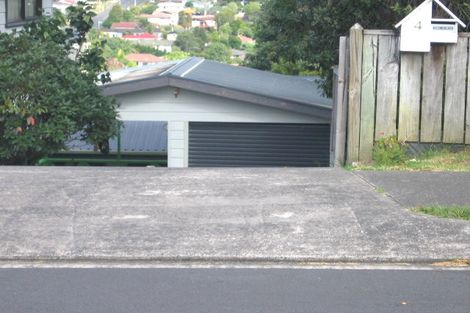 Photo of property in 2/4 Heathglen Place, Bayview, Auckland, 0629