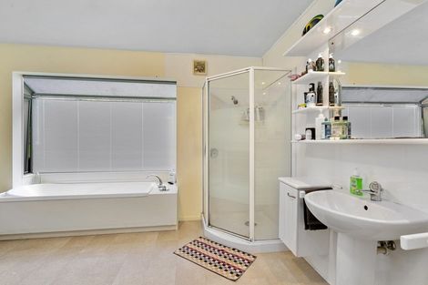 Photo of property in 19 Rewa Place, Russell, 0202