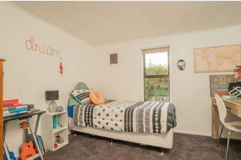 Photo of property in 10 Calvert Avenue, Mangere East, Auckland, 2024