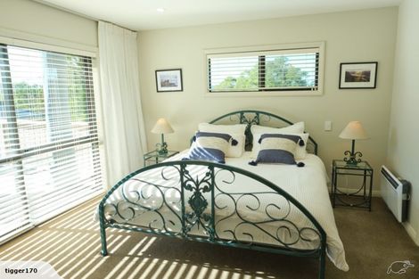 Photo of property in 4 Gavinike Place, Waimauku, 0812